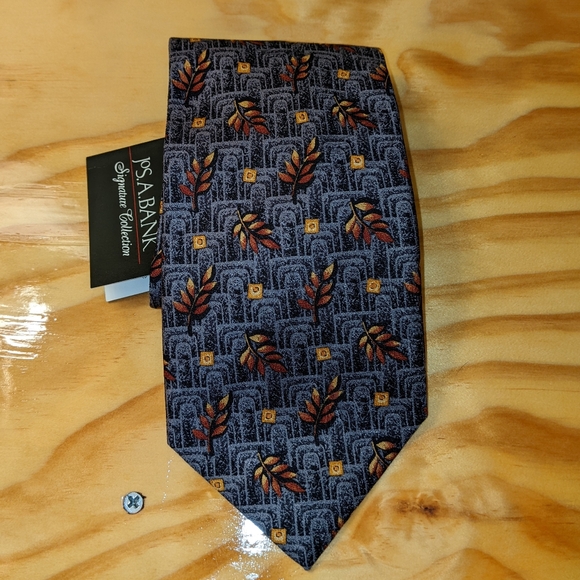 New with Tags Joseph A. Banks Signature Collection Men's Handmade Silk Tie - Picture 1 of 7